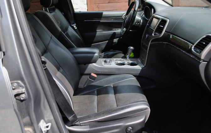 Jeep Grand Cherokee cena 63900 przebieg: 158900, rok produkcji 2012 z Radzymin małe 191